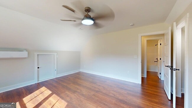 Building Photo - 53 Jericho Ln