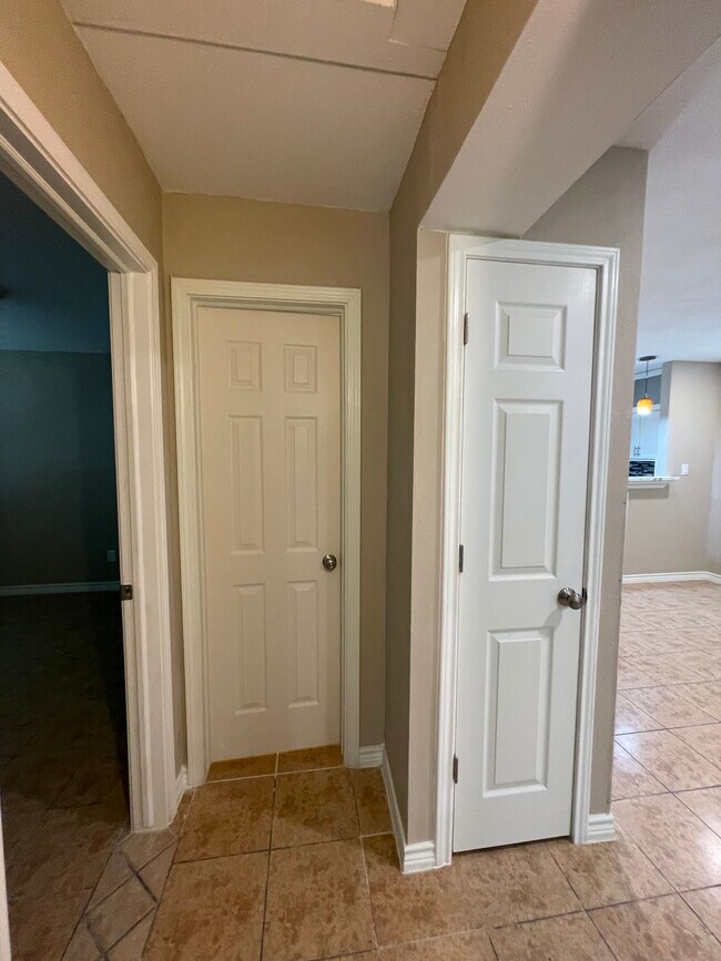 Building Photo - 6231 Lone Prairie Way