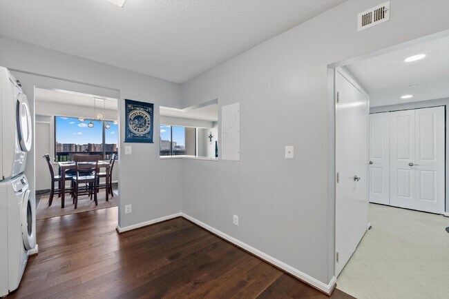 Building Photo - 3713 S George Mason Dr