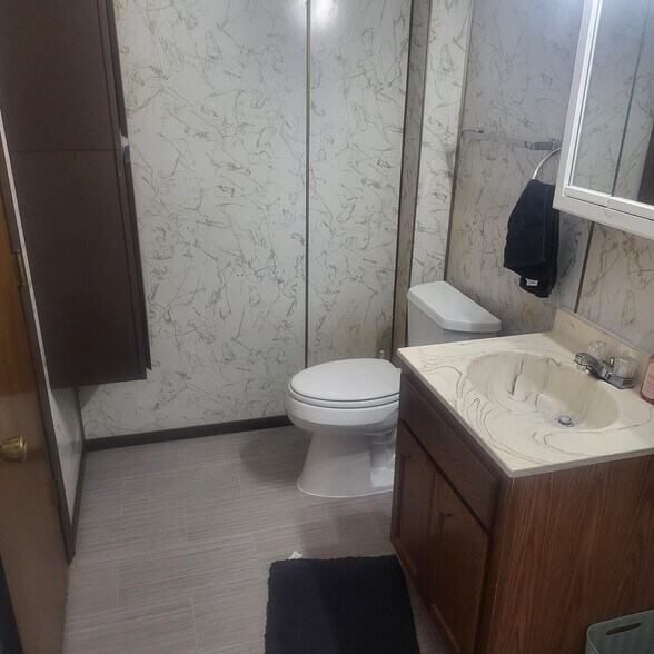 Building Photo - 101 Park St N