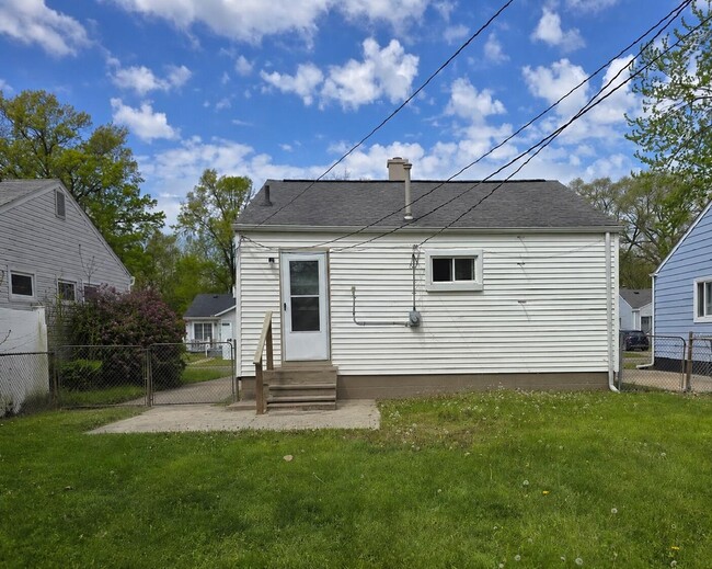 Building Photo - 27392 Osmun St