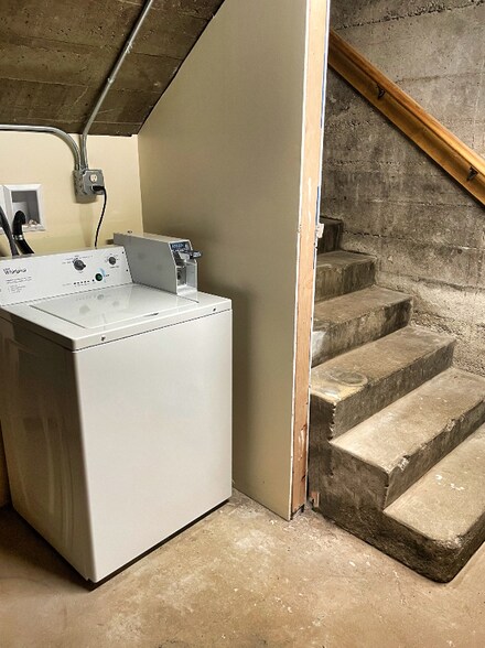 Building Photo - 2470 York Rd