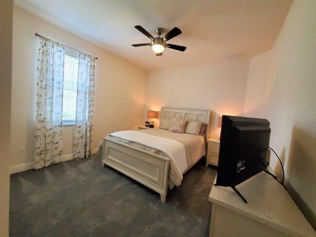 Building Photo - 240 West End Dr