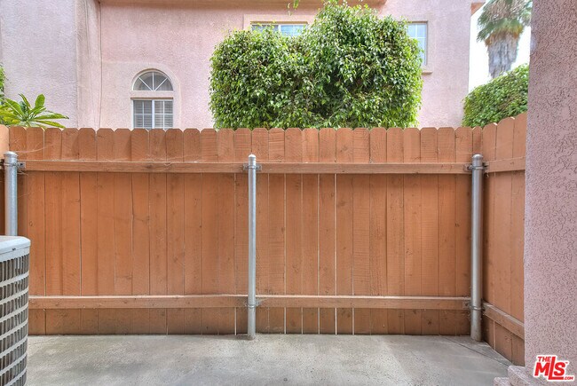Building Photo - 13810 Funston Ave