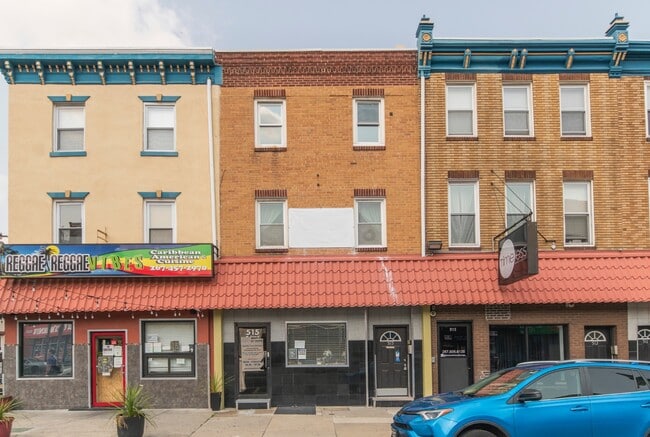 Building Photo - 515 W Girard Ave