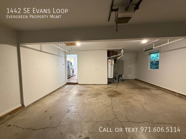 Building Photo - 1442 SE Evans Loop