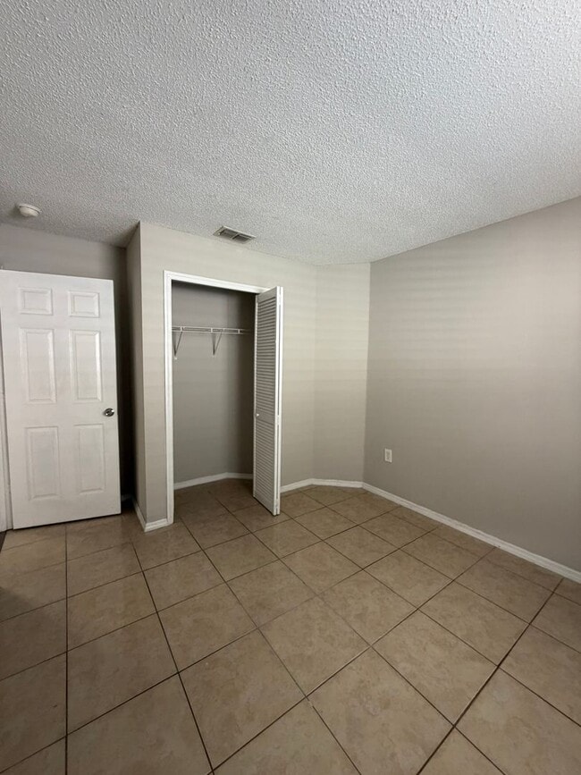 Building Photo - 3 Bed 2 Bath Home in BVL for Rent