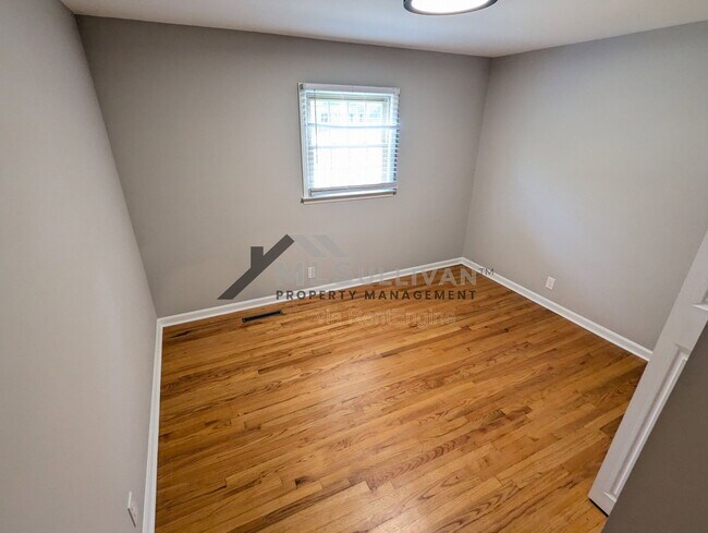 Building Photo - 6226 Dello St