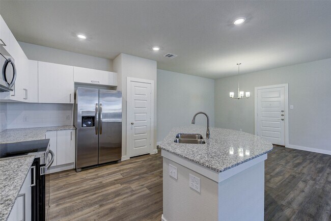 Building Photo - 9848 Grosbeak Ln