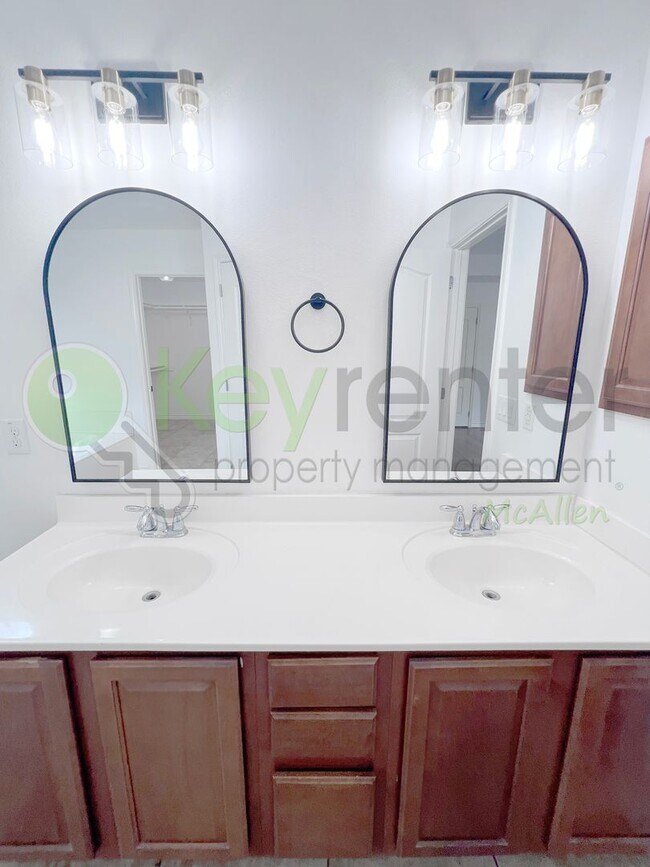 Building Photo - Beatutiful 5Bed/3Bath in Mcallen TX Now Av...