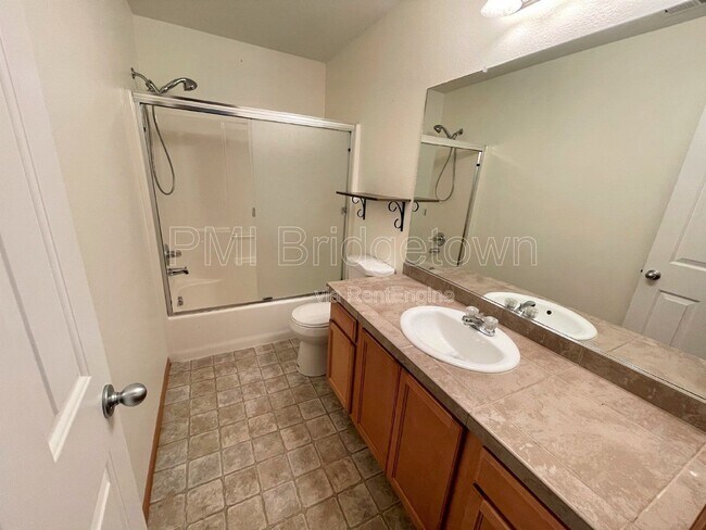 Building Photo - 4325 SE 79th Ave