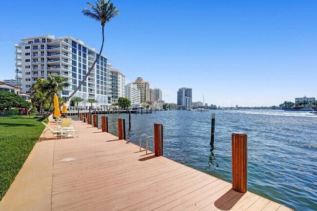 Building Photo - 2908 Bayshore Dr