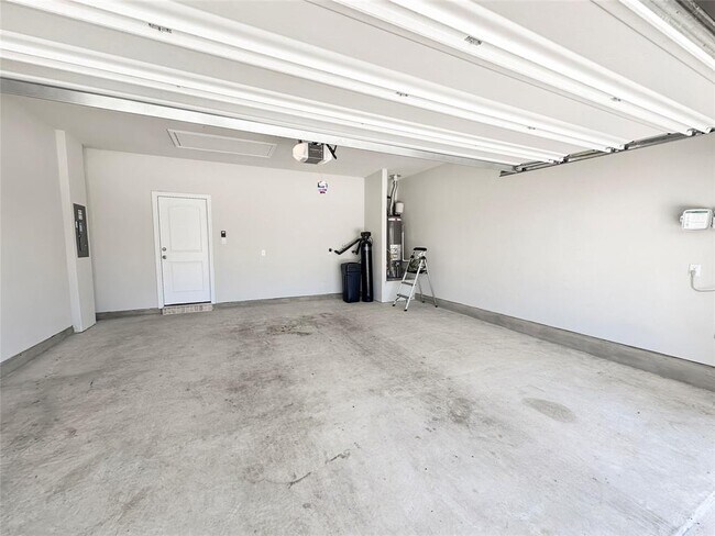 Building Photo - 409 Palo Brea Lp