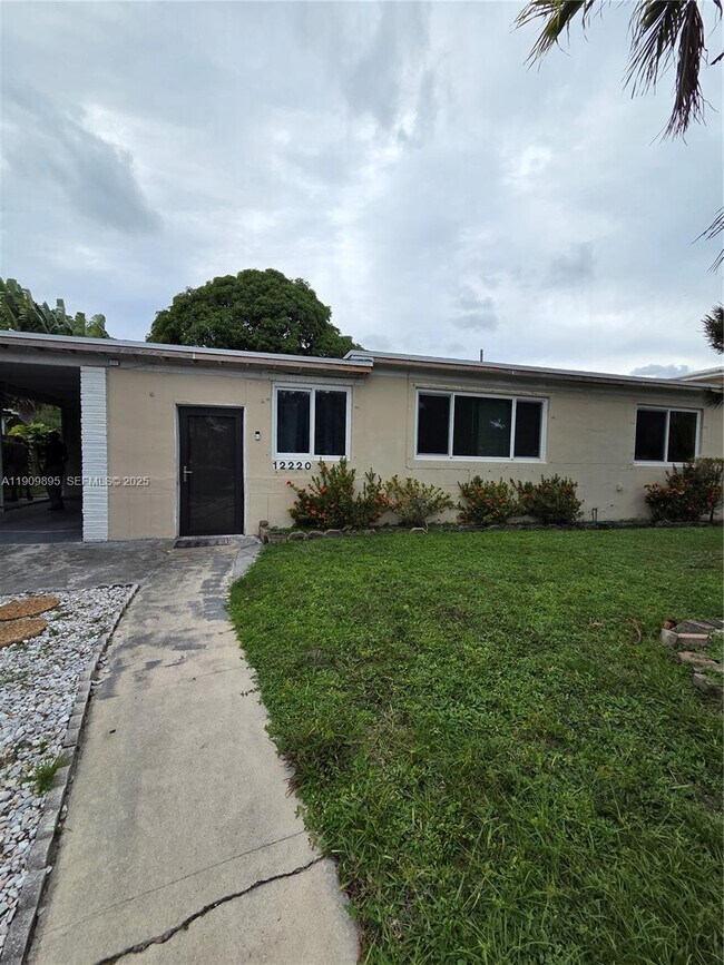 Building Photo - 12220 NE Miami Pl