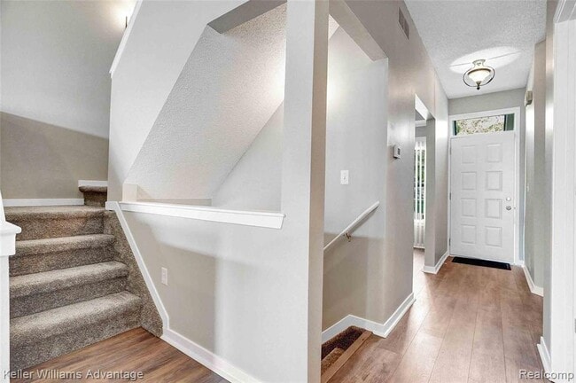 Building Photo - 31173 Livingston Dr