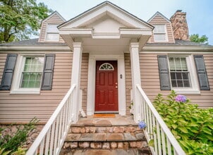 Building Photo - Charming Cape Cod Retreat in Prime Falls C...