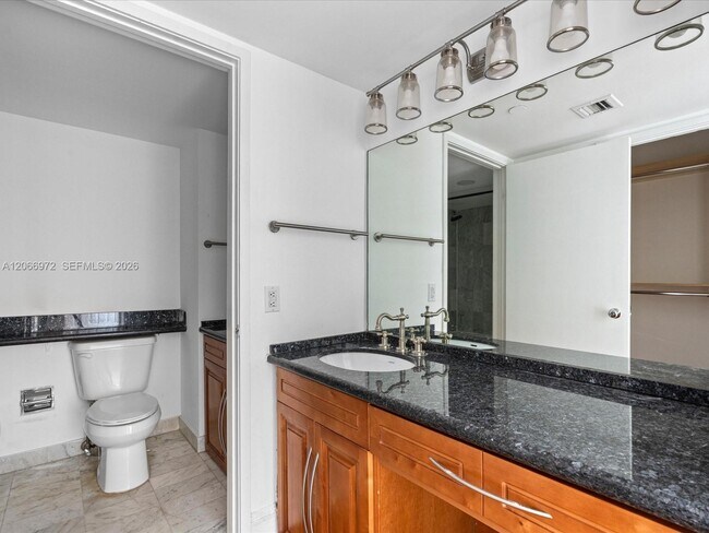 Building Photo - 1541 Brickell Ave