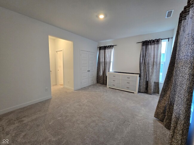 Building Photo - 5128 Summerton St