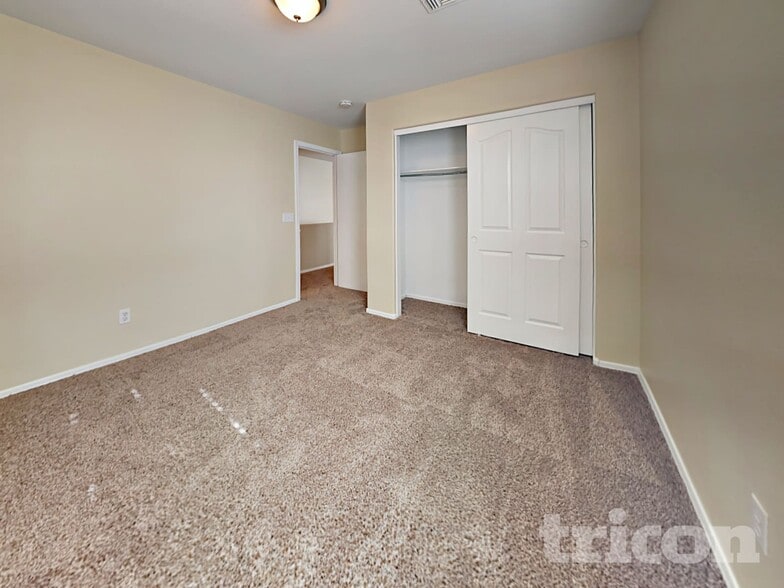 Building Photo - 8505 N 64th Ln