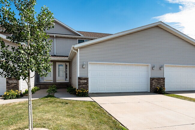 Building Photo - 5147 Kacena Ave