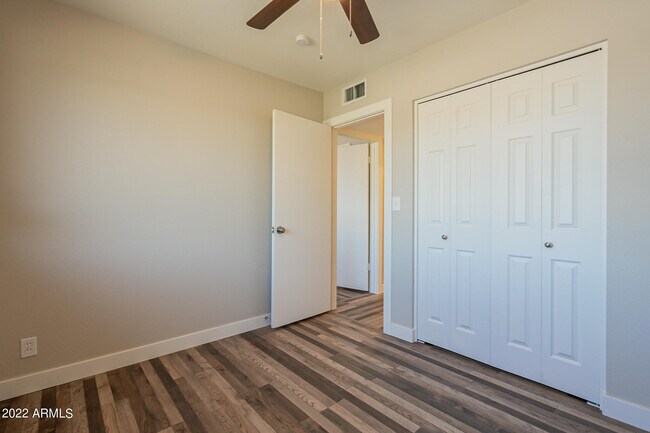 Building Photo - 12019 N Hacienda Dr