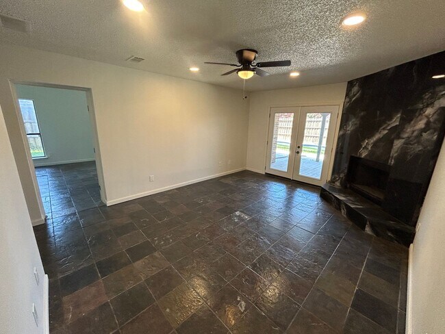 Building Photo - 713 Buttercup Trail