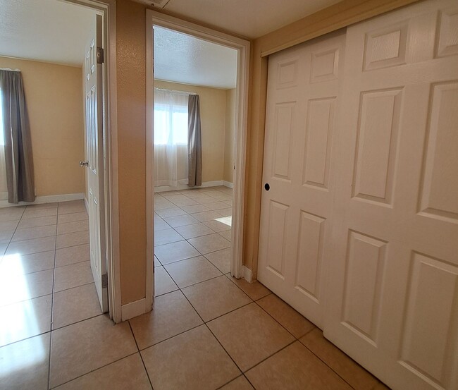 Building Photo - 4260 N Vornsand Dr