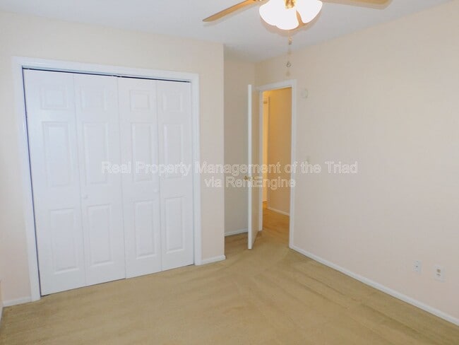 Building Photo - 905 Tipperary Dr