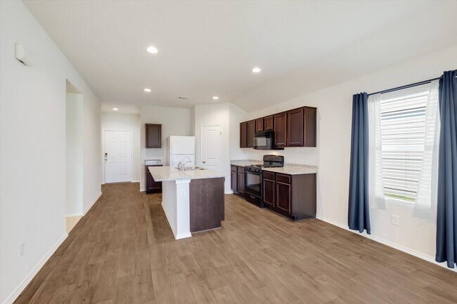 Building Photo - 109 Falco Ln