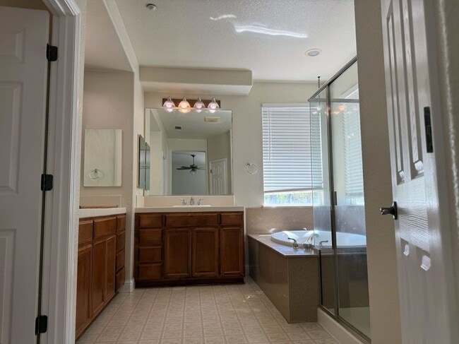 Building Photo - 1760 Anastasia Dr