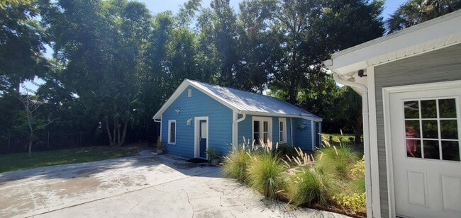 Building Photo - 1403 Indian River Ave