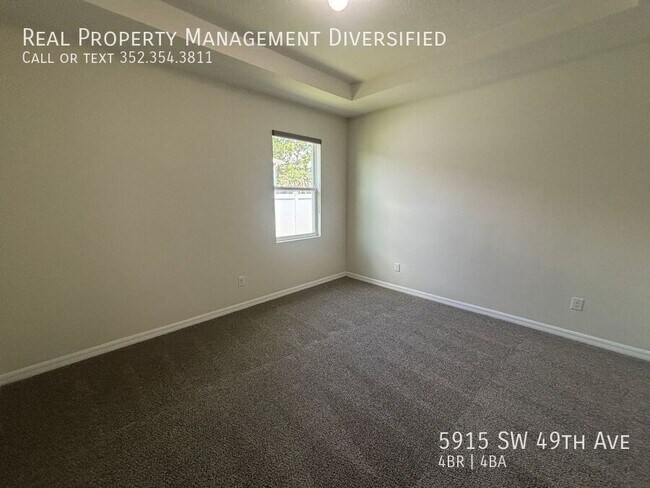 Building Photo - 5915 SW 49th Ave