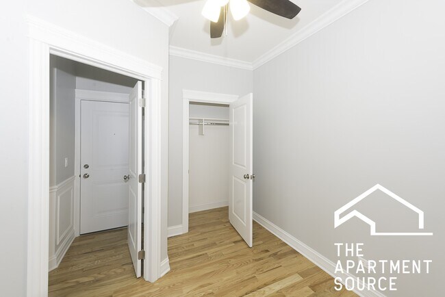 Building Photo - 2346 W Grand Ave