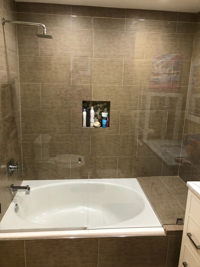 Remodeled Master Bedroom 2 - Jacuzzi Size Tub - 2405 34th St