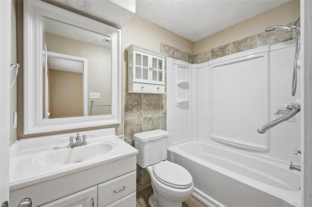 Building Photo - 7517 Clover Ln