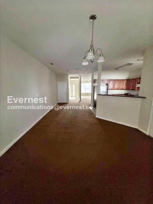 Building Photo - 7688 Creekside Ln