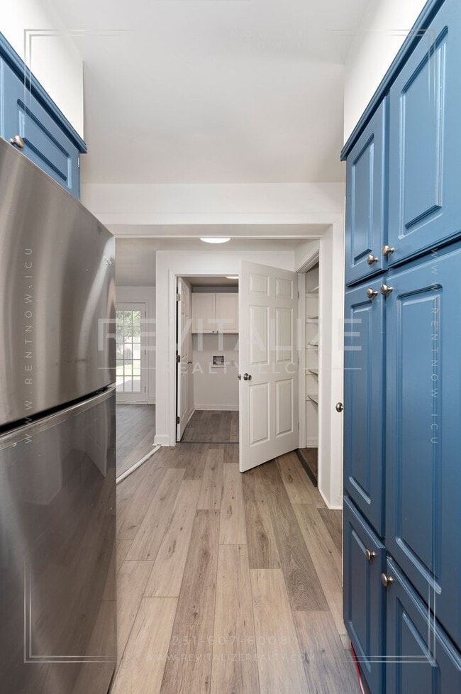 Building Photo - Fully Renovated 3 Bed 2 Bath Home!