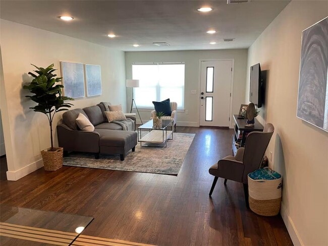 Building Photo - 1406 Brentwood St