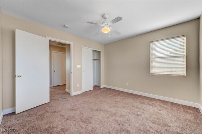 Building Photo - 494 Groft Way