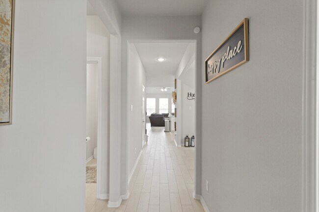 Building Photo - 14615 Olive Sparrow Ln