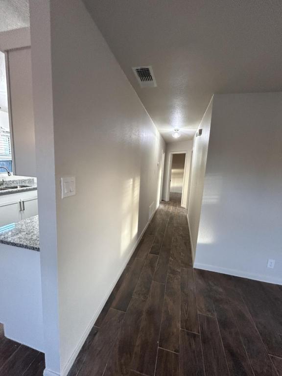 Building Photo - 3105 Vista Ln