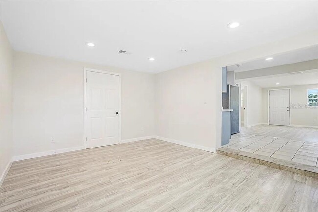 Building Photo - 6817 Larmon St