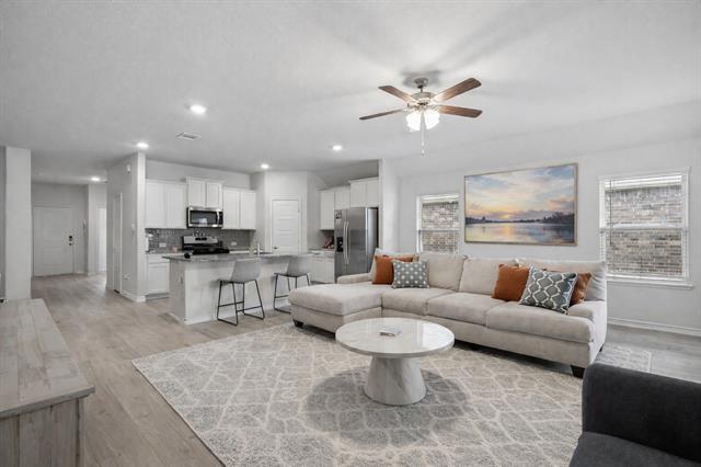 Building Photo - 10104 Sunnyview Ln