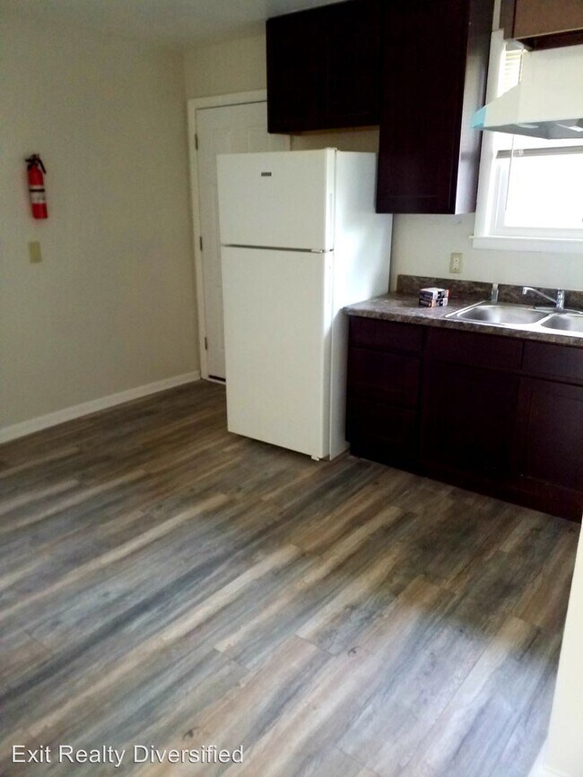 Building Photo - 1717 24th Ave N