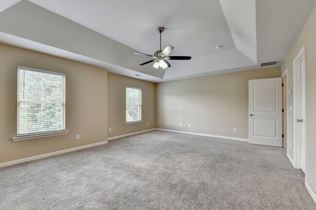 Building Photo - 707 Sand Ln SE