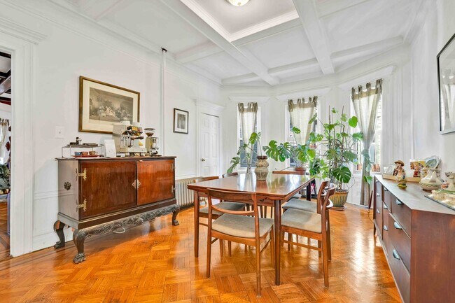 Building Photo - 1200 Beverley Rd