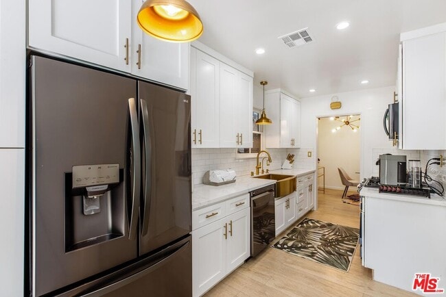 Building Photo - 14225 Enadia Way
