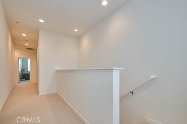 Building Photo - 50 Finch