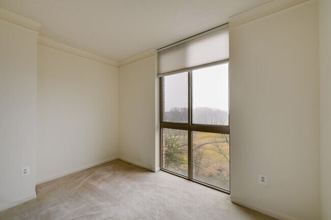 Building Photo - One of the Largest 2BR + Den Residences in Leisure World | Sunroom & Sauna