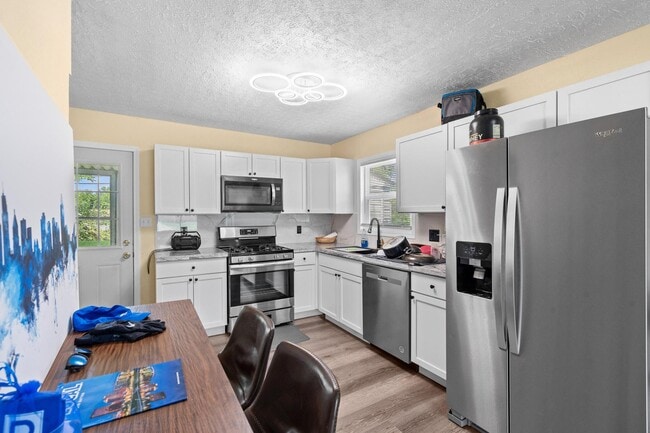 Building Photo - 1230 Gridley Dr